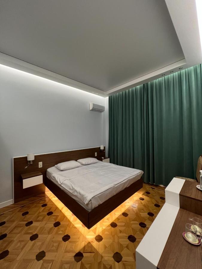 Marco Polo Hotel Koetaisi Buitenkant foto