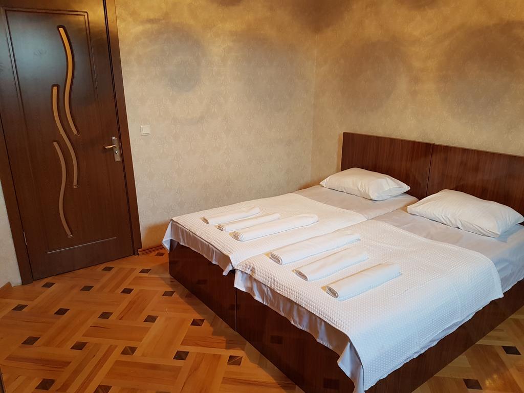Marco Polo Hotel Koetaisi Buitenkant foto