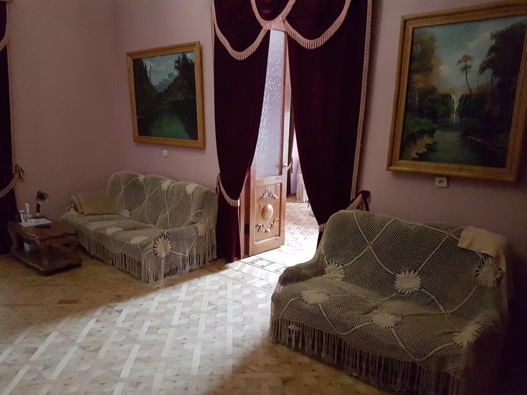Marco Polo Hotel Koetaisi Buitenkant foto