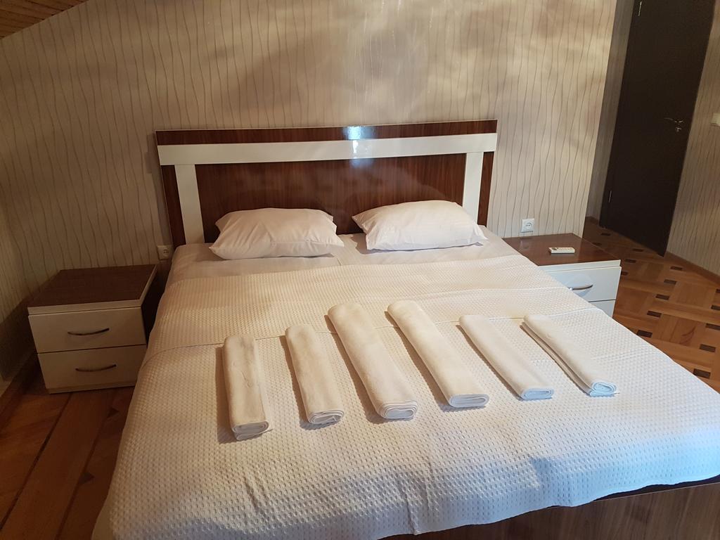 Marco Polo Hotel Koetaisi Buitenkant foto
