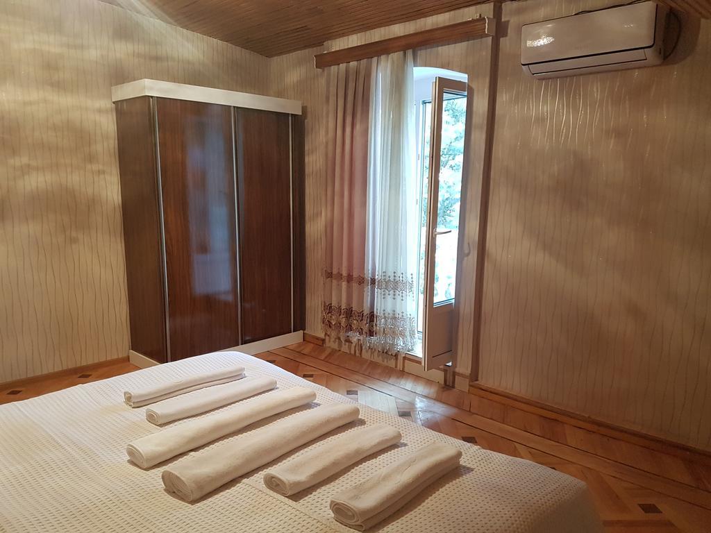 Marco Polo Hotel Koetaisi Buitenkant foto