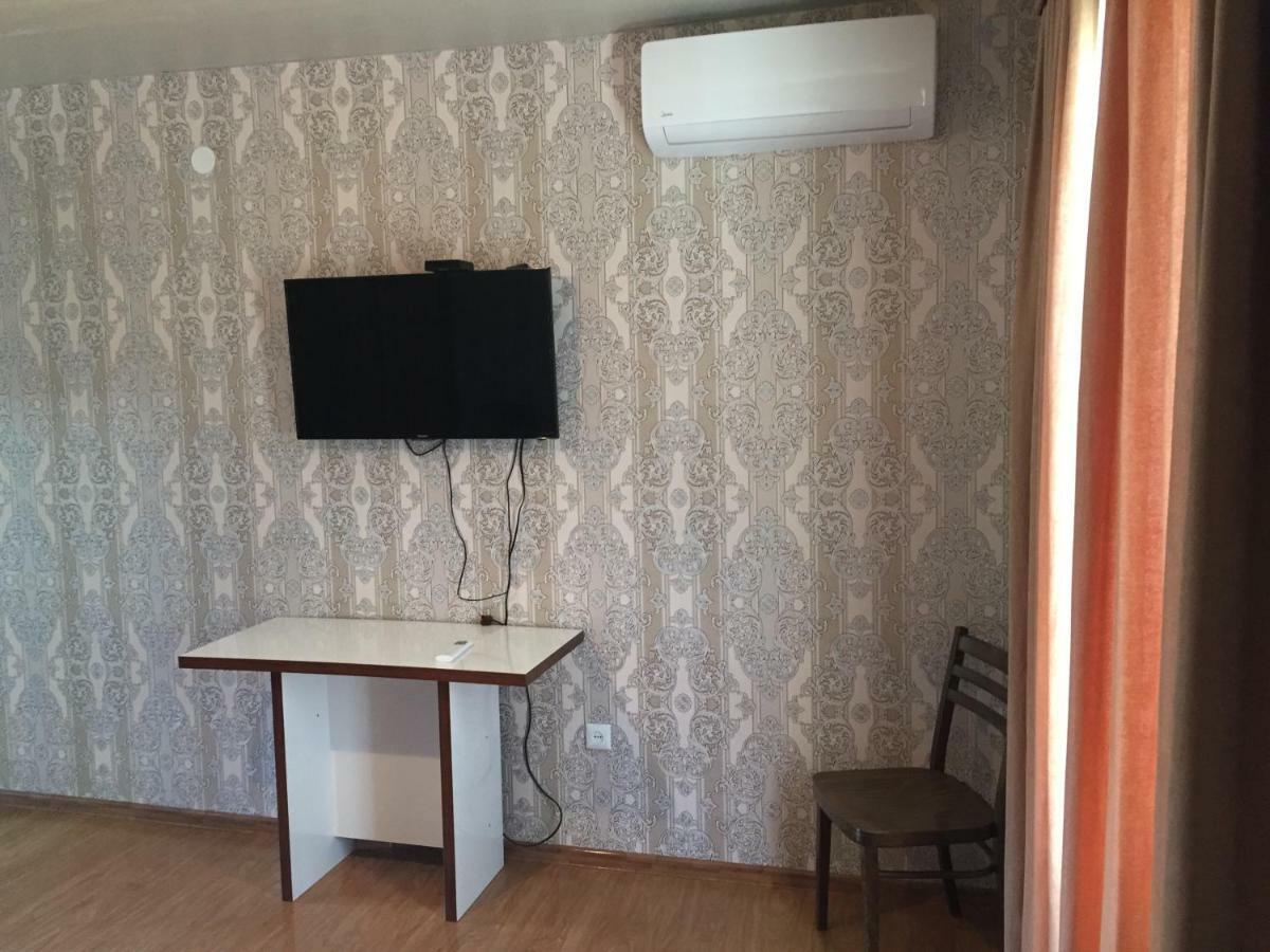 Marco Polo Hotel Koetaisi Buitenkant foto